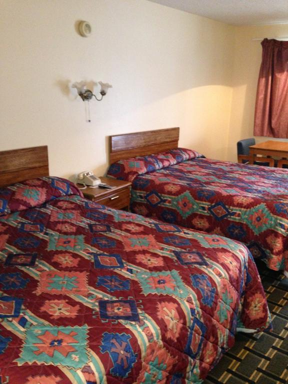 Holiday Pines Motel Jay Kamer foto